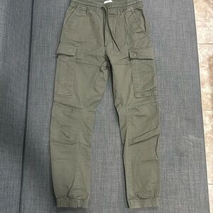 H&M Slim Fit green cargo pants (XS)